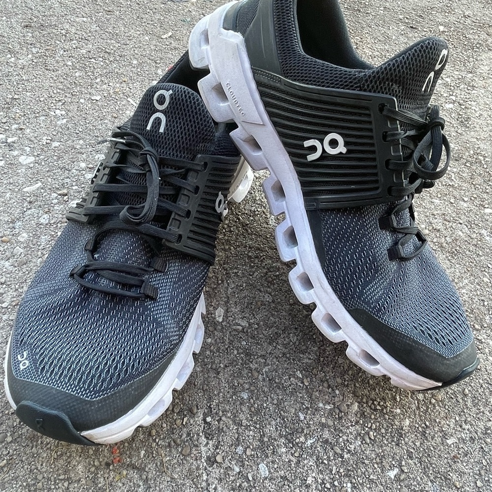 On Cloudswift WoMen's US 9.5 Running Shoes Black Mesh Lace-Up Athletic Sneakers